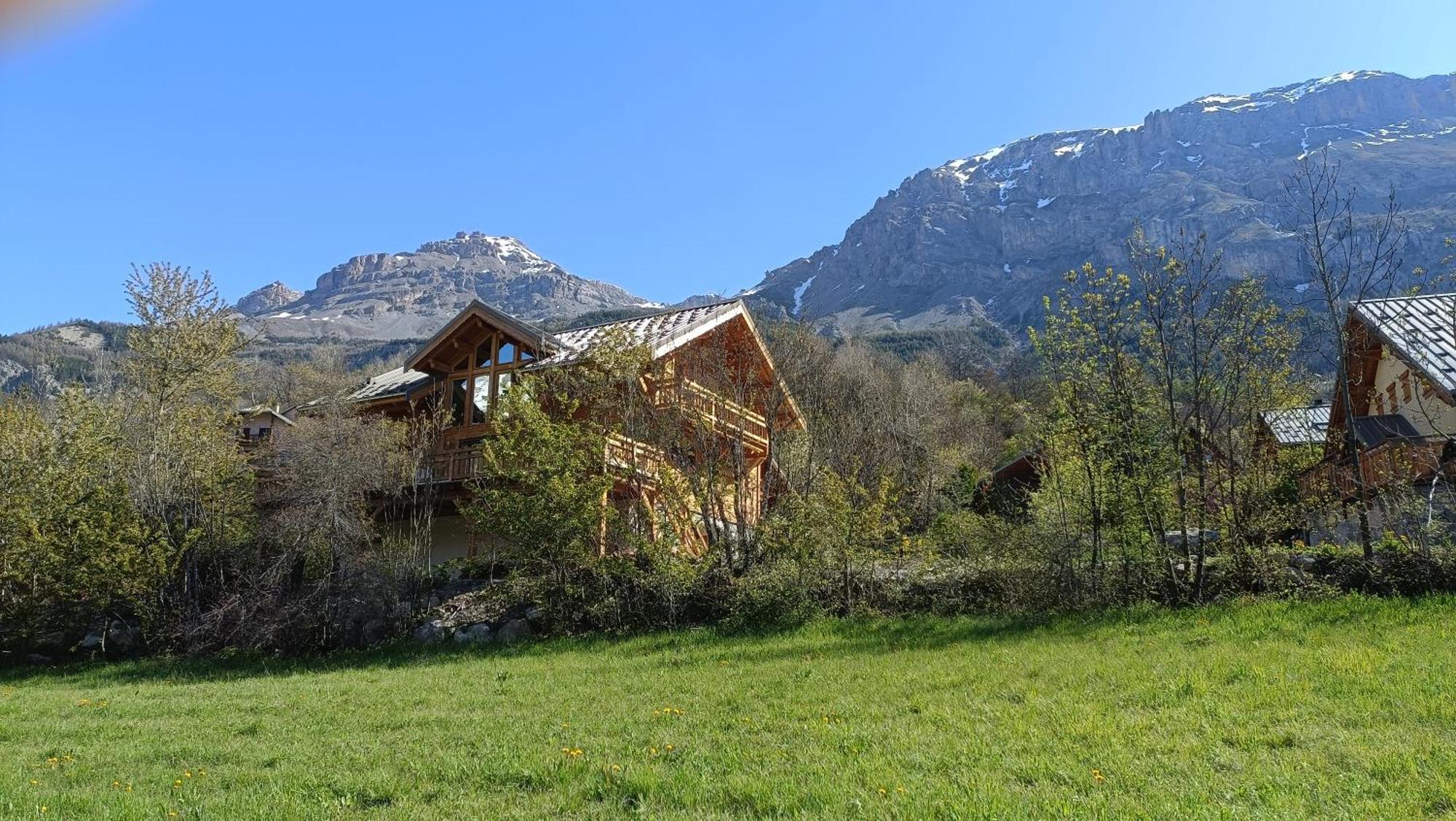 Les Cabris Bed and Breakfast Pelvoux Exteriör bild